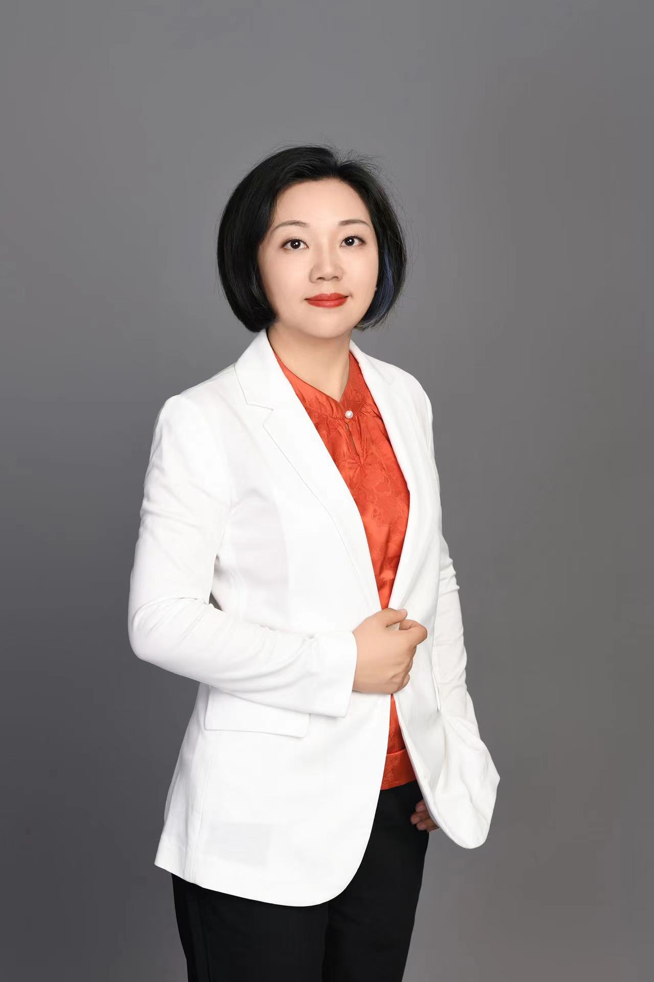 胡莹律师形象照，长沙婚姻家事律师
